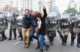 Ley Bases: El gobierno consiguió una victoria a base de palos, balas de goma y gases