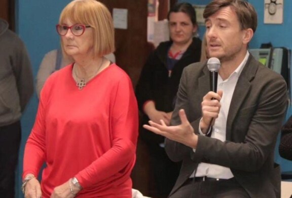 Morón | El Ejecutivo jubiló a la presidenta del Consejo Escolar, aunque seguirá al frente del organismo