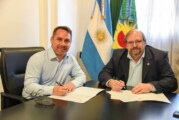 Descalzo firmó un convenio de colaboración entre la UNLU y el Centro Regional Universitario de Ituzaingó