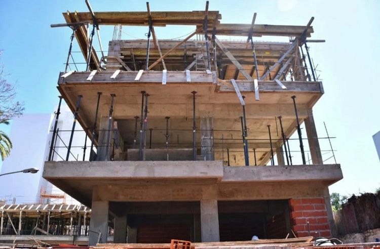 Continúan la construcción de 56 viviendas en El Palomar