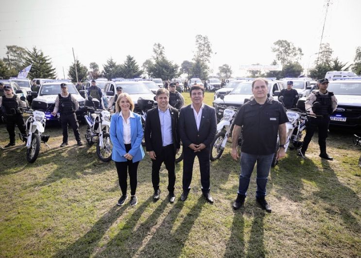 Kicillof en La Matanza: Entregó vehículos policiales e inauguró una nueva base de la Fuerza Barrial de Aproximación