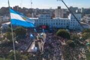 Morón | Se realizó el acto de jura a la Bandera en la Plaza de Morón