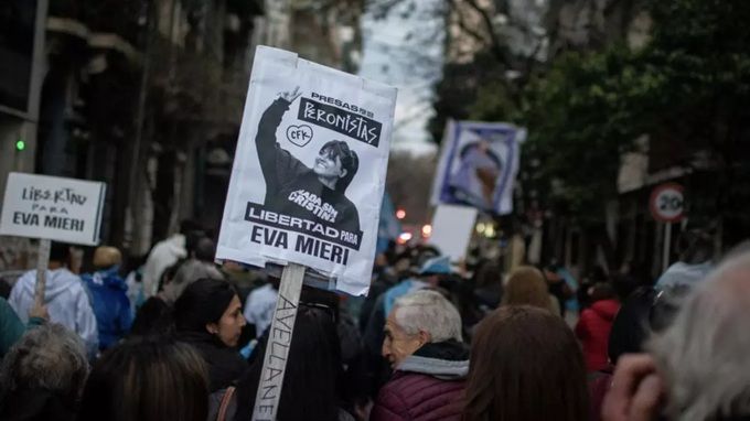 Criminalización de la política: Atacar a las militancias de todas las maneras posibles