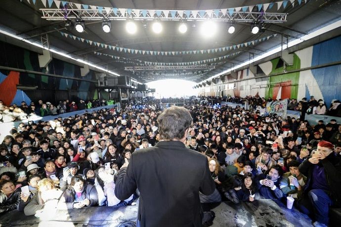 Axel Kicillof encabezó el acto por el 15° aniversario del programa Envión