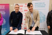Morón | Ghi y Larroque entregaron más de 100 escrituras de viviendas a vecinos y vecinas