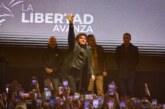 Milei cerró la campaña en Moreno: Militantes encapuchados, incidentes y un clima de máxima tensión