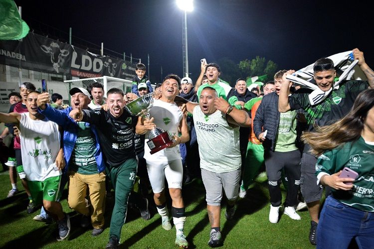 Fútbol del oeste | Ascenso de Ituzaingó y Morón cerca de la final a primera
