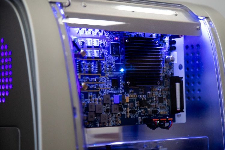 La UNAHUR incorpora la primera computadora cuántica del sistema universitario argentino