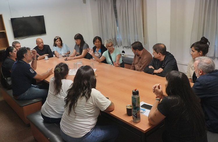 Morón | Vecinos damnificados del Procrear El Palomar se reunieron con concejales de UxP y Martín Sabbatella