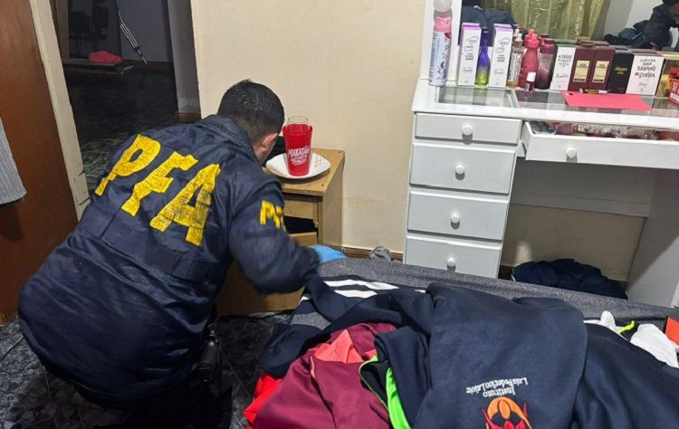 Morón | Allanan la casa de una funcionaria municipal acusada de integrar una banda de narco delivery