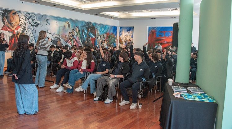 Ituzaingó apuesta al futuro: empleo, tecnología e inteligencia artificial para preparar a los jóvenes