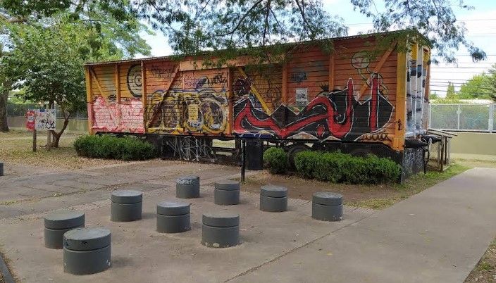 Una joven de 13 años denunció que fue abusada en la Plaza del Vagón en Castelar