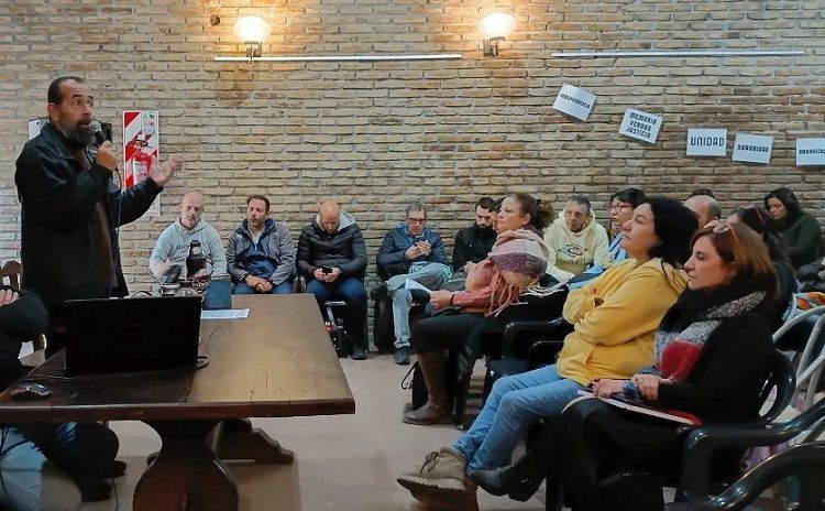 Entrevista | Claudio Vigne: “La Provincia reivindica el superávit fiscal mientras los docentes cobran salarios de indigencia”