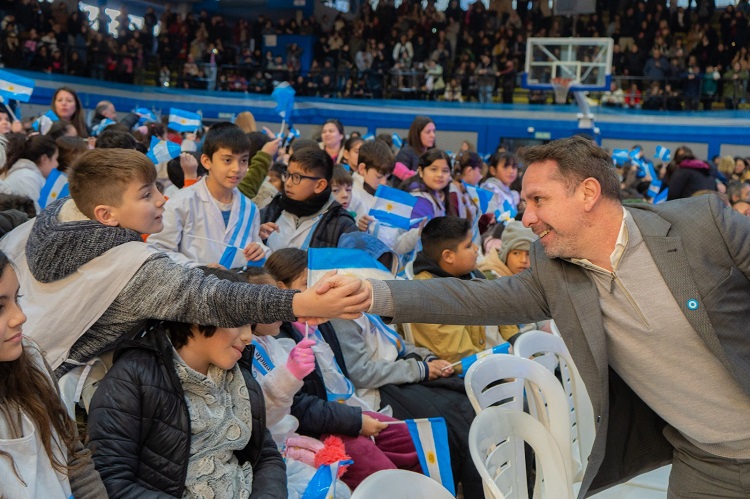 Ituzaingó | Más de mil estudiantes prometieron lealtad a la Bandera Nacional