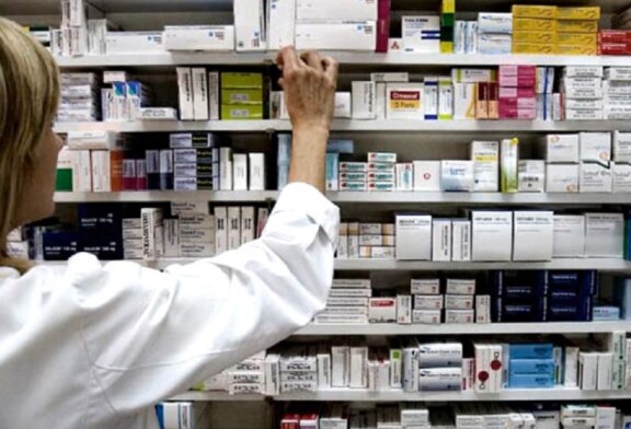 Farmacéuticos del Oeste advierten que la desregulación que impulsa Sturzenegger “pone en riesgo la salud de la población”