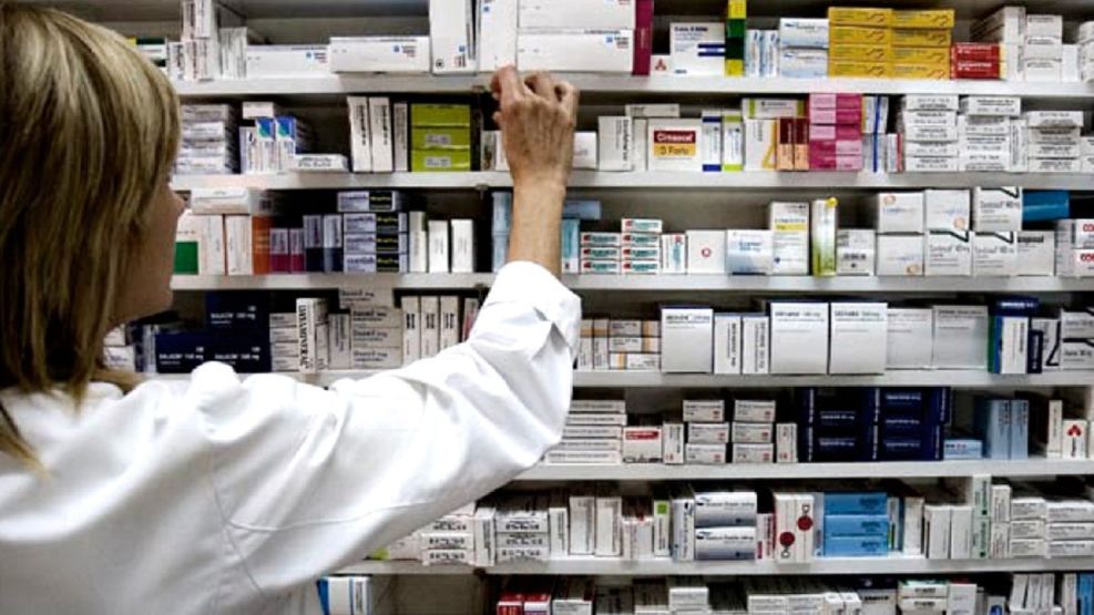 Farmacéuticos del Oeste advierten que la desregulación que impulsa Sturzenegger “pone en riesgo la salud de la población”