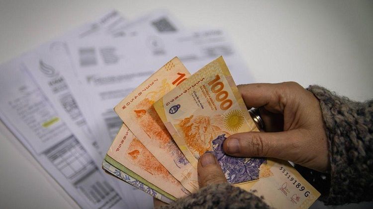 Crisis de ingresos: casi 9 de cada 10 argentinos creen que un solo empleo ya no alcanza para vivir