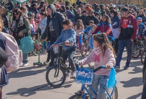 “Florecerán Pañuelos”: Ituzaingó conmemora los 50 años del golpe con bicicleteadas por los barrios