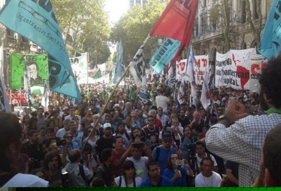Este jueves, la “Marcha de los Endeudados”: sindicatos y movimientos sociales protestarán contra el Gobierno