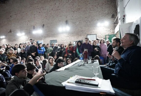 Máximo Kirchner aseguró que CFK “sabe muy bien qué hacer” de cara al 2027 y “tiene los ovarios bien puestos”