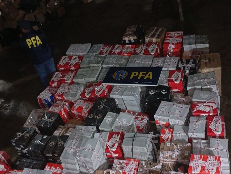 Operativo “Falsas llantas”: Desbaratan una fábrica de zapatillas truchas en La Matanza