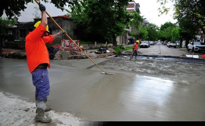 Katopodis en Morón: “La Provincia pone en marcha las obras que Milei paralizó”
