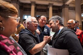 Clubes de barrio de La Matanza acompañan la ley que busca regular las apuestas online en PBA